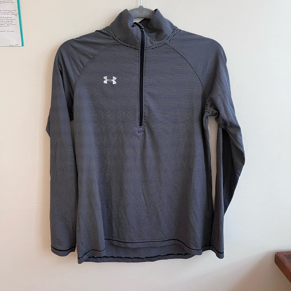 lightweight under armour running top!